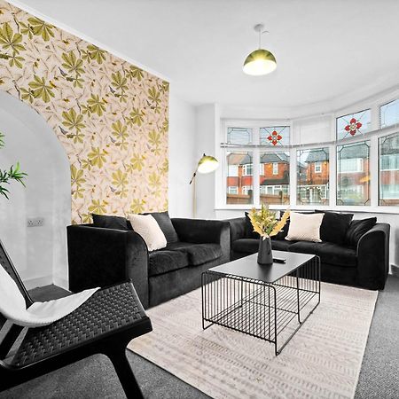 Stylish 3 Bedroom House - Parking - Garden - Great Barr - Netflix - Top Rated -121J バーミンガム エクステリア 写真